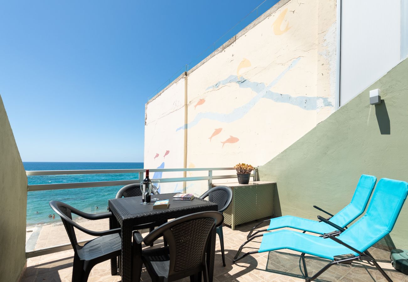 Ferienhaus in Las Palmas de Gran Canaria - Front line with nice terrace By CanariasGetaway 