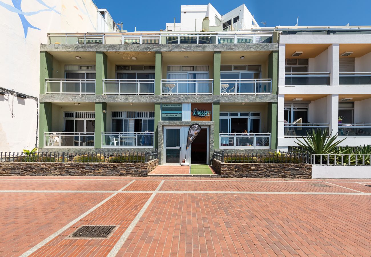 Ferienhaus in Las Palmas de Gran Canaria - Front line with nice terrace By CanariasGetaway 