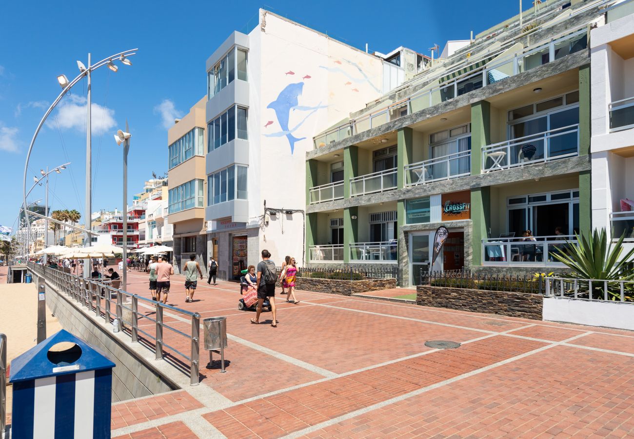 Ferienhaus in Las Palmas de Gran Canaria - Front line with nice terrace By CanariasGetaway 