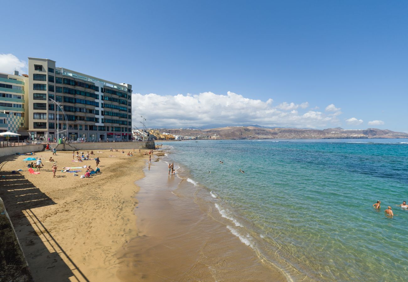 Ferienhaus in Las Palmas de Gran Canaria - Front line with nice terrace By CanariasGetaway 