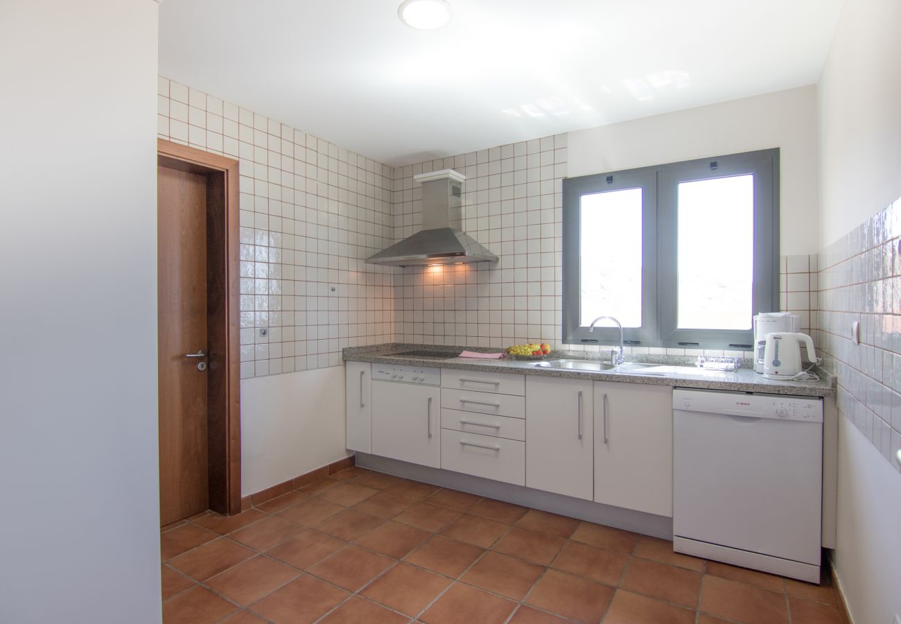 Villa in San Bartolomé de Tirajana - HomeForGuest Salobre Golf Villa, Pool, Wifi, atemberaubende Aussicht