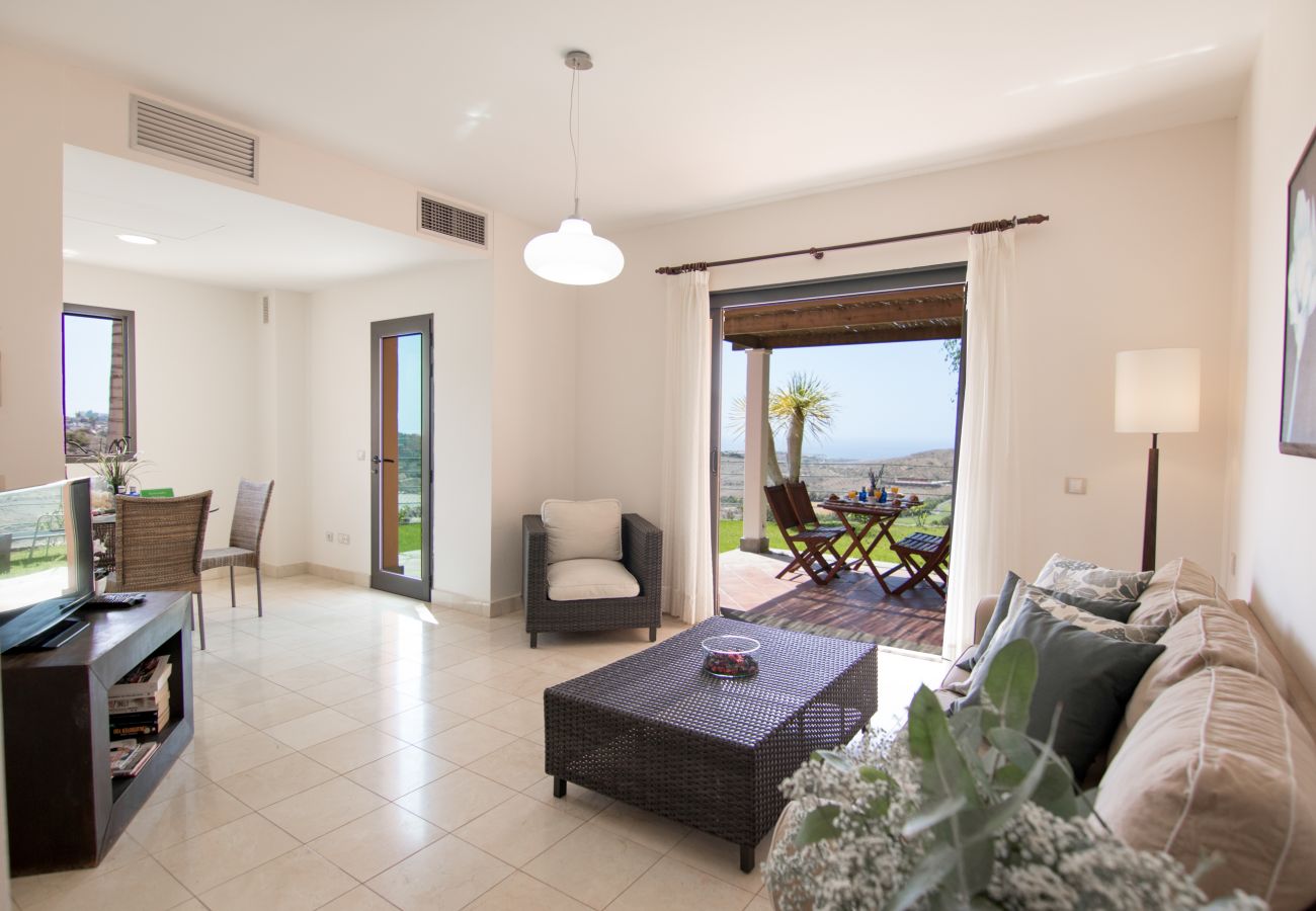 Villa in San Bartolomé de Tirajana - HomeForGuest Salobre Golf Villa, Pool, Wifi, atemberaubende Aussicht