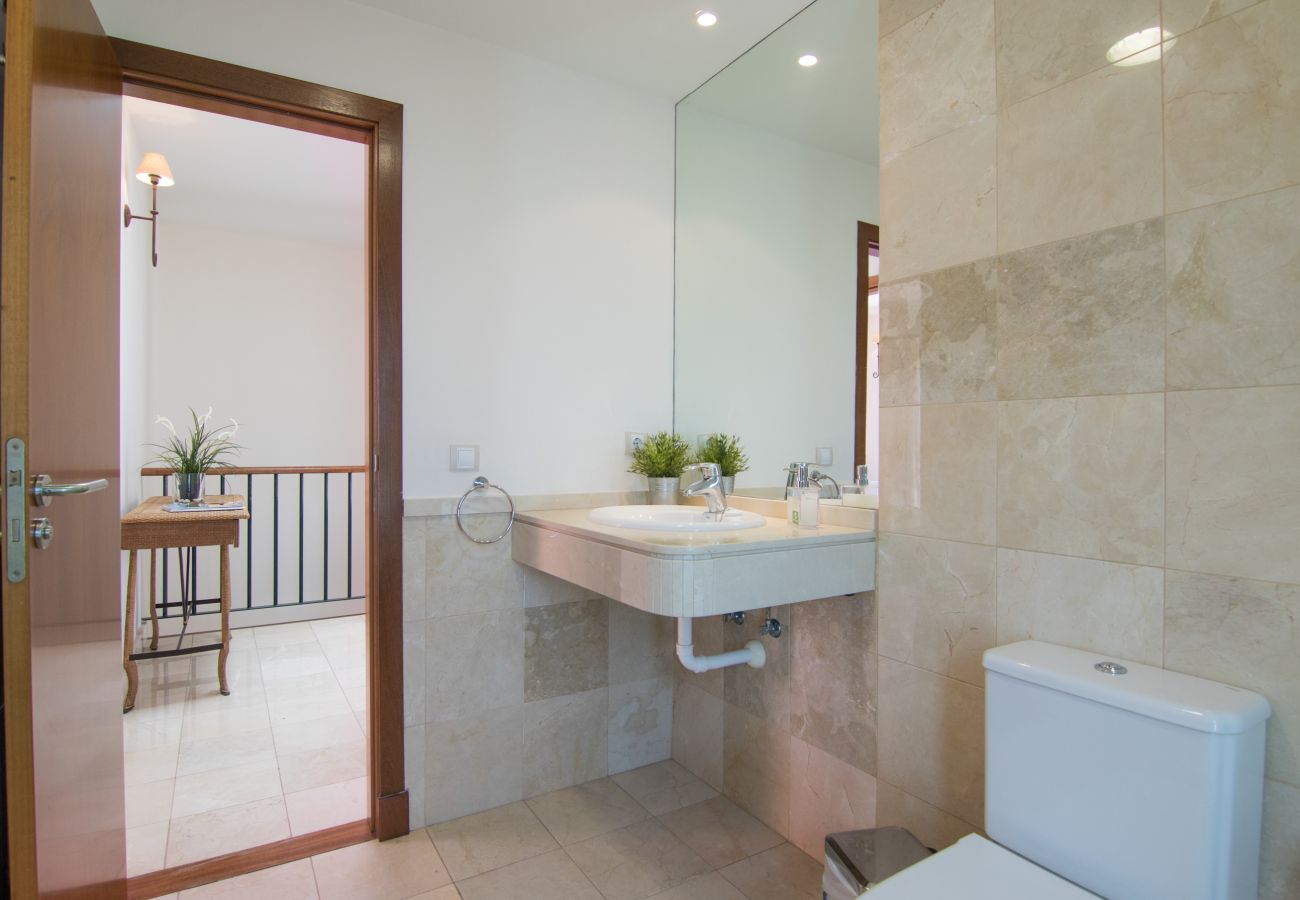 Villa in San Bartolomé de Tirajana - HomeForGuest Salobre Golf Villa, Pool, Wifi, atemberaubende Aussicht