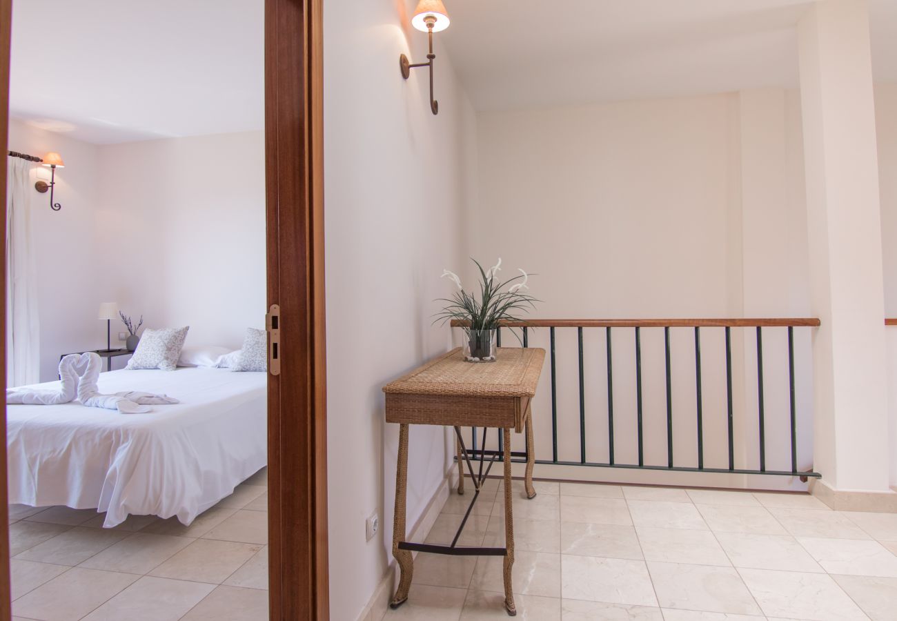 Villa in San Bartolomé de Tirajana - HomeForGuest Salobre Golf Villa, Pool, Wifi, atemberaubende Aussicht