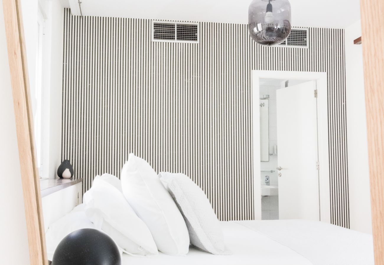 Ferienwohnung in Tenerife - HomeForGuest  Design-Apartment im Dachgeschoss, KOSTENLOSES Parken