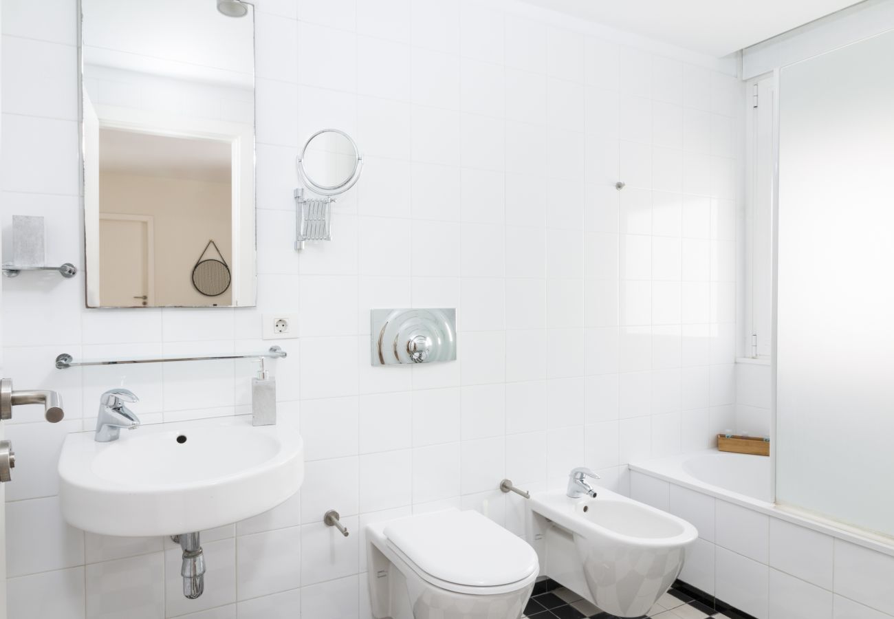 Ferienwohnung in Tenerife - HomeForGuest  Design-Apartment im Dachgeschoss, KOSTENLOSES Parken