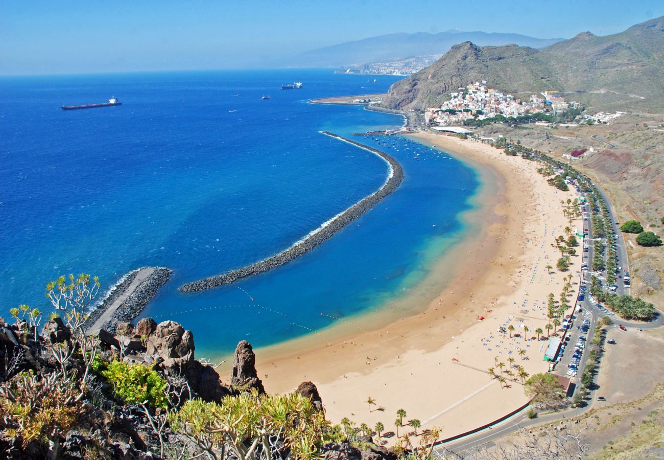 Ferienwohnung in Tenerife - HomeForGuest  Design-Apartment im Dachgeschoss, KOSTENLOSES Parken