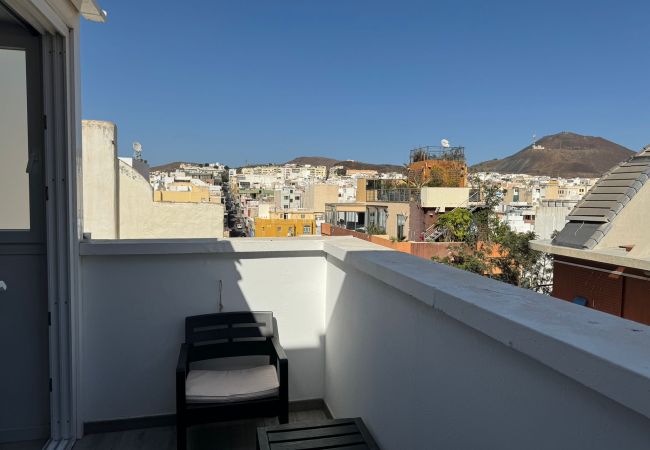  in Las Palmas de Gran Canaria - Penthouse+Terrace city seaview By CanariasGetaway 