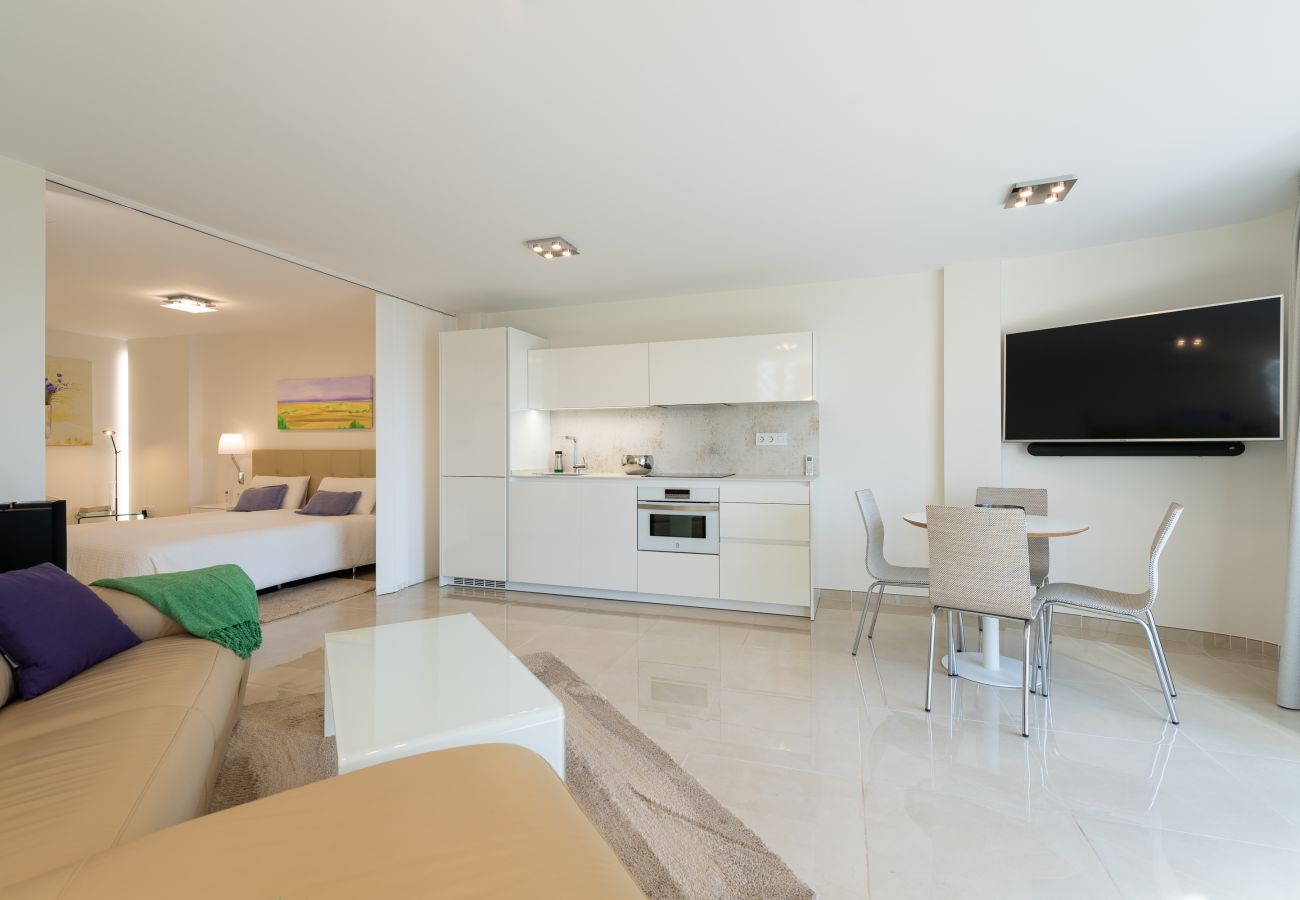 Haus in Bahia Feliz - Luxury apartment sea views by CanariasGetaway