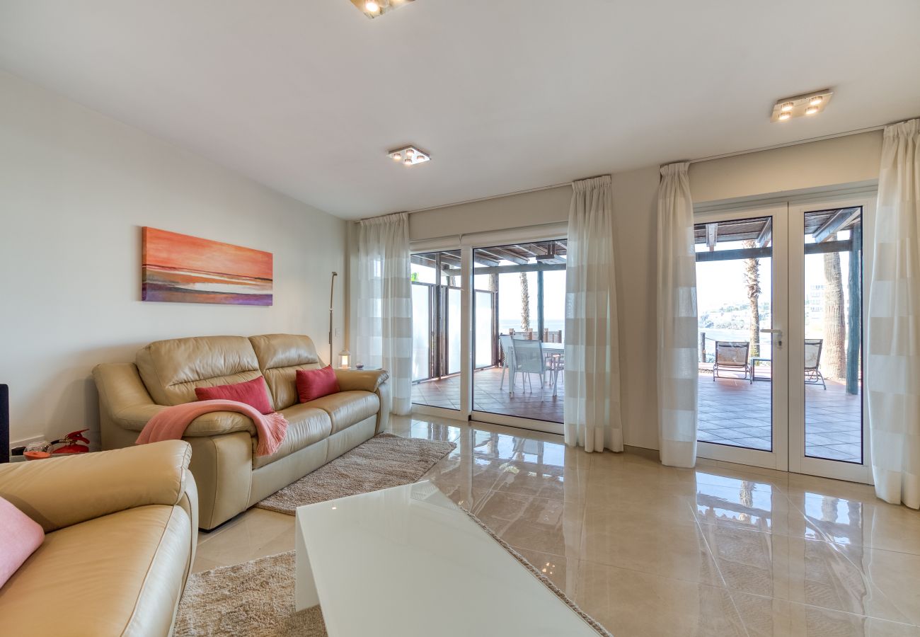 Ferienhaus in Bahia Feliz - Luxury with big terrace sea front by CanariasGetaway