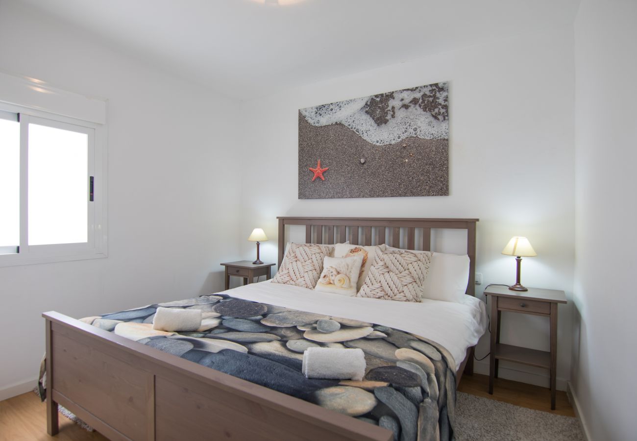 Ferienwohnung in Arico - HomeForGuest  20 SCHRITTE VOM MEER ENTFERNT, EL PORIS MIT MEERBLICK 