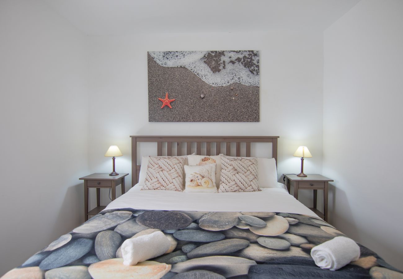 Ferienwohnung in Arico - HomeForGuest  20 SCHRITTE VOM MEER ENTFERNT, EL PORIS MIT MEERBLICK 