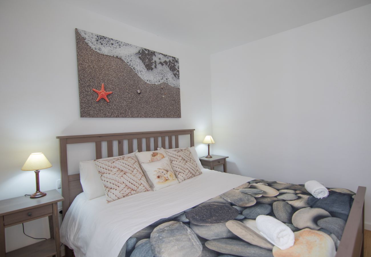 Ferienwohnung in Arico - HomeForGuest  20 SCHRITTE VOM MEER ENTFERNT, EL PORIS MIT MEERBLICK 