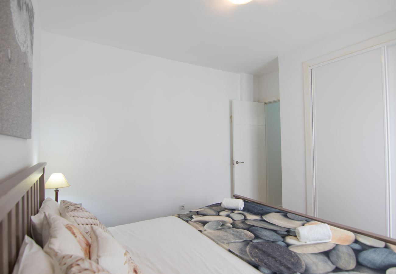 Ferienwohnung in Arico - HomeForGuest  20 SCHRITTE VOM MEER ENTFERNT, EL PORIS MIT MEERBLICK 