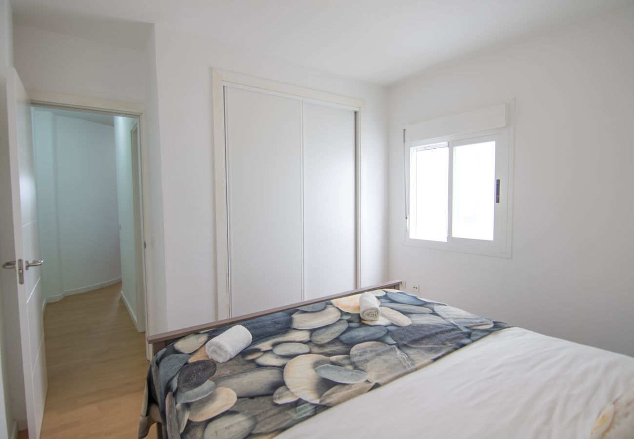 Ferienwohnung in Arico - HomeForGuest  20 SCHRITTE VOM MEER ENTFERNT, EL PORIS MIT MEERBLICK 