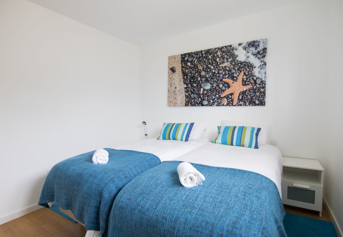 Ferienwohnung in Arico - HomeForGuest  20 SCHRITTE VOM MEER ENTFERNT, EL PORIS MIT MEERBLICK 