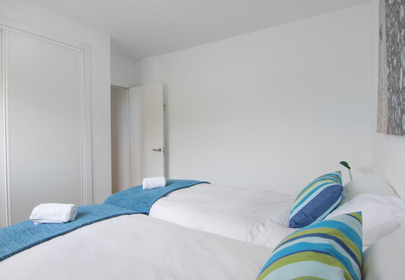 Ferienwohnung in Arico - HomeForGuest  20 SCHRITTE VOM MEER ENTFERNT, EL PORIS MIT MEERBLICK 