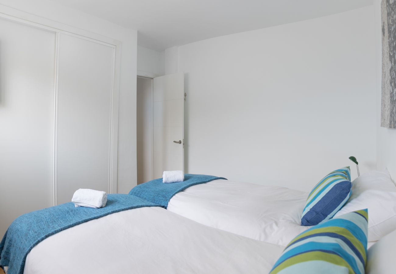 Ferienwohnung in Arico - HomeForGuest  20 SCHRITTE VOM MEER ENTFERNT, EL PORIS MIT MEERBLICK 