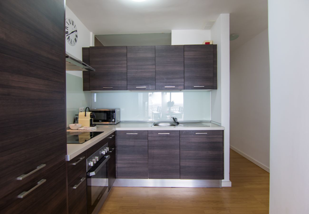 Ferienwohnung in Arico - HomeForGuest  20 SCHRITTE VOM MEER ENTFERNT, EL PORIS MIT MEERBLICK 