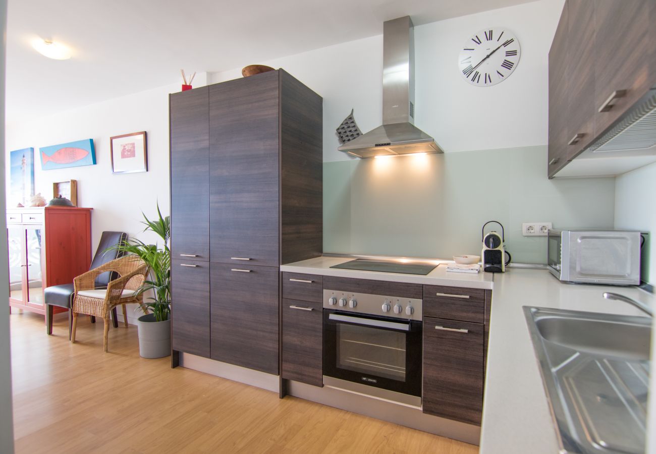 Ferienwohnung in Arico - HomeForGuest  20 SCHRITTE VOM MEER ENTFERNT, EL PORIS MIT MEERBLICK 
