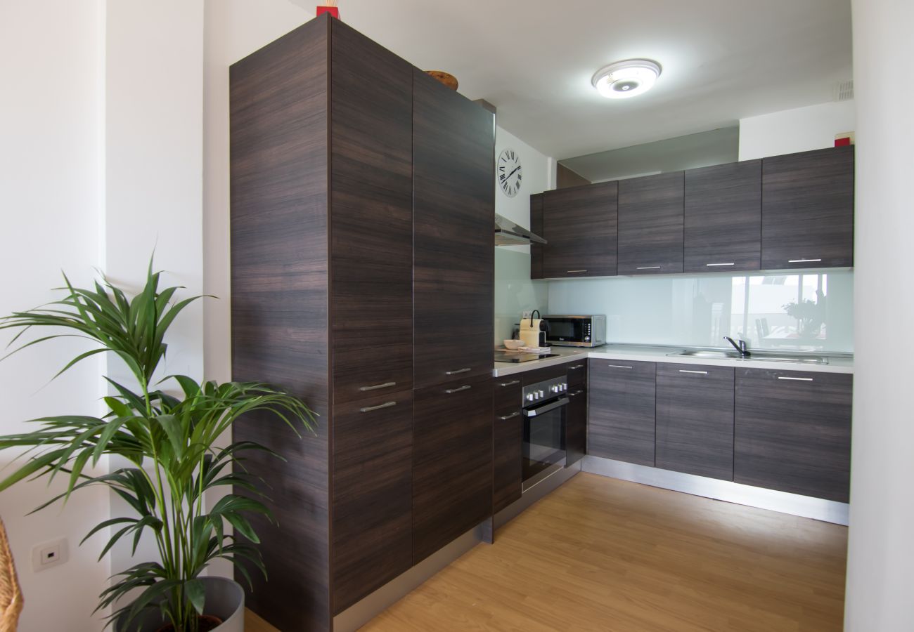 Ferienwohnung in Arico - HomeForGuest  20 SCHRITTE VOM MEER ENTFERNT, EL PORIS MIT MEERBLICK 
