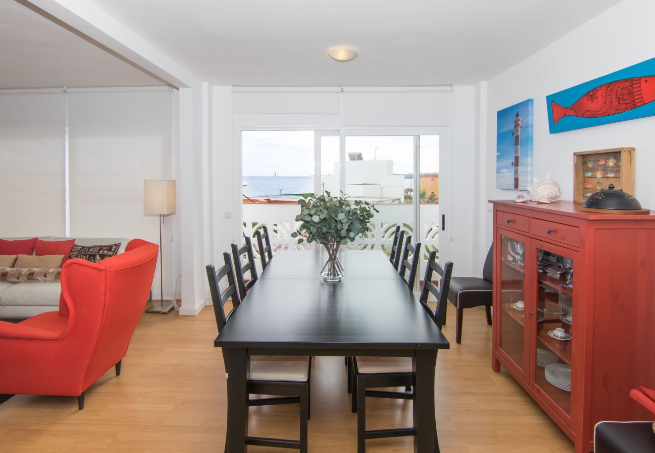 Ferienwohnung in Arico - HomeForGuest  20 SCHRITTE VOM MEER ENTFERNT, EL PORIS MIT MEERBLICK 