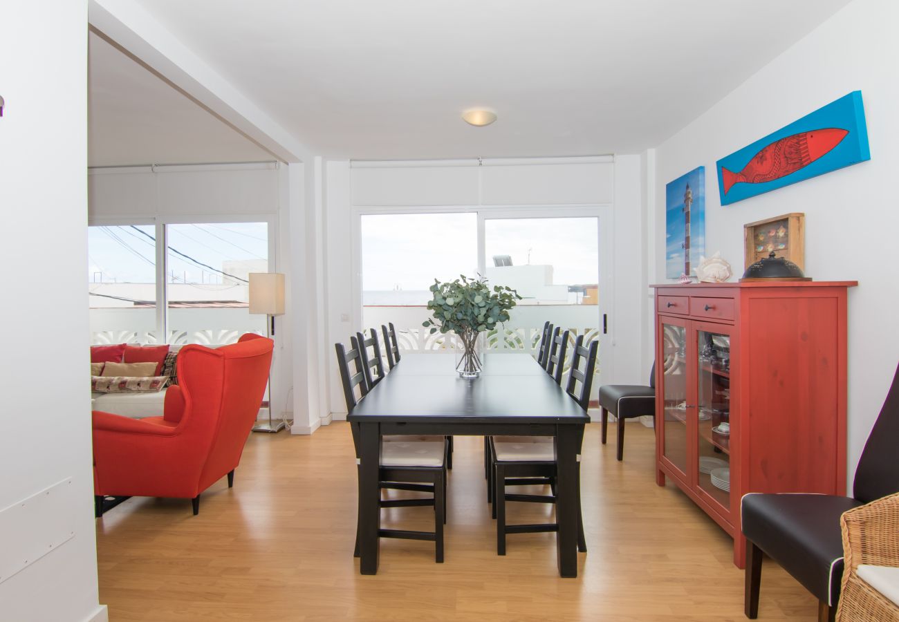 Ferienwohnung in Arico - HomeForGuest  20 SCHRITTE VOM MEER ENTFERNT, EL PORIS MIT MEERBLICK 