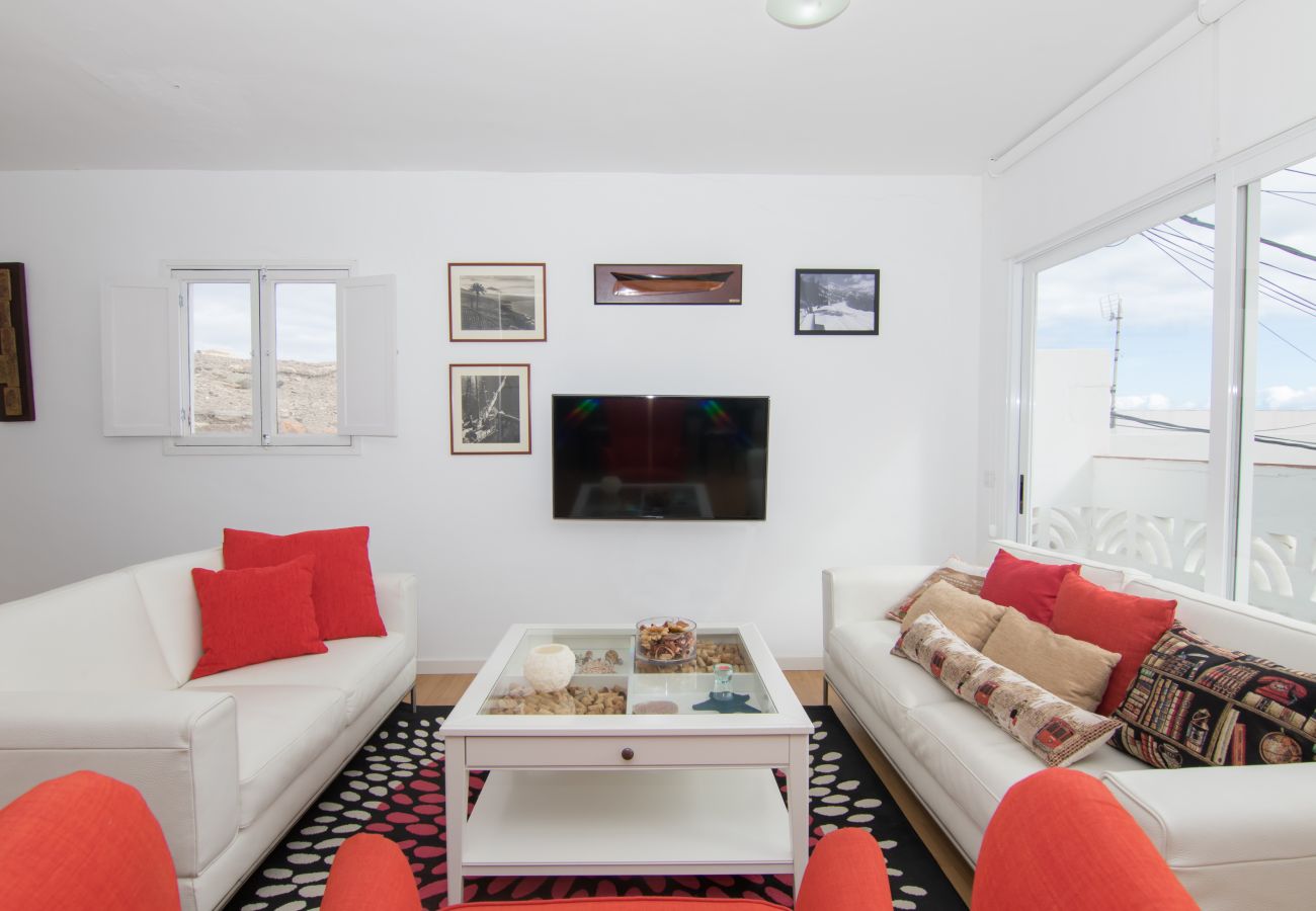 Ferienwohnung in Arico - HomeForGuest  20 SCHRITTE VOM MEER ENTFERNT, EL PORIS MIT MEERBLICK 