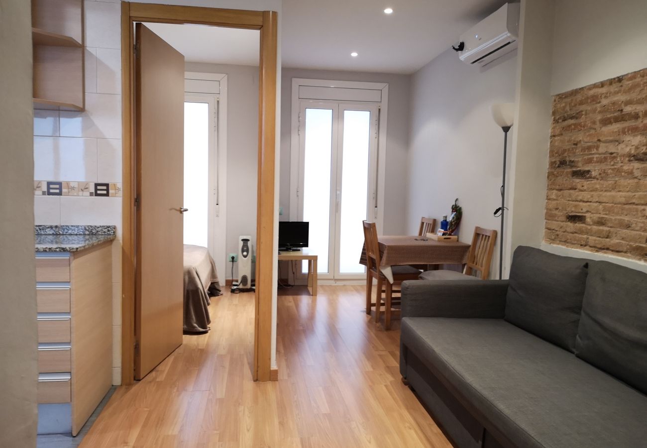 Ferienwohnung in Barcelona - Piso bonito, restaurado en alquiler con patio terraza en Gracia, Barcelona centro