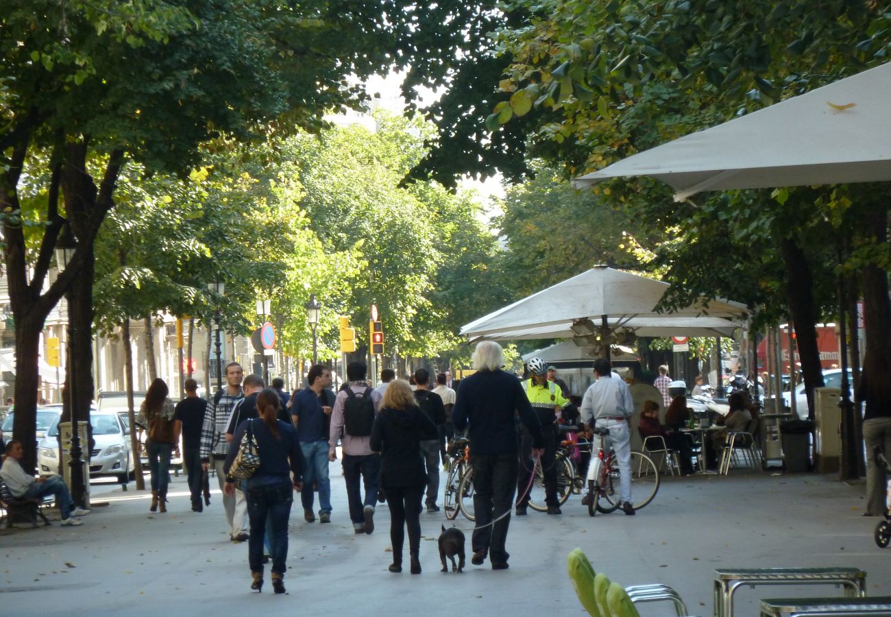 Ferienwohnung in Barcelona - Piso bonito, restaurado en alquiler con patio terraza en Gracia, Barcelona centro