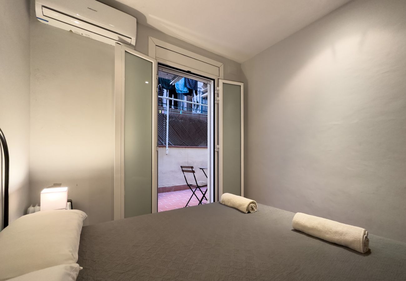 Ferienwohnung in Barcelona - Piso bonito, restaurado en alquiler con patio terraza en Gracia, Barcelona centro