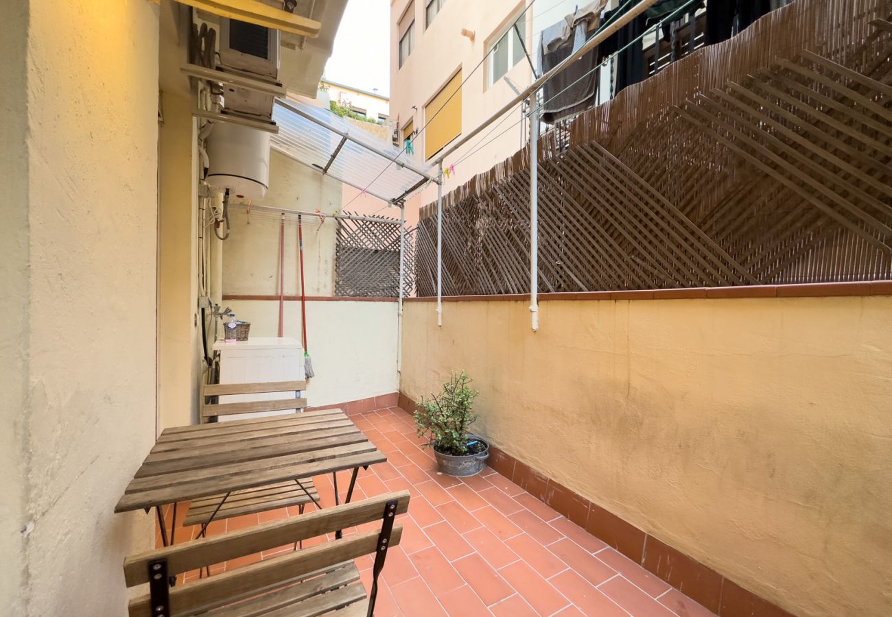 Ferienwohnung in Barcelona - Piso bonito, restaurado en alquiler con patio terraza en Gracia, Barcelona centro