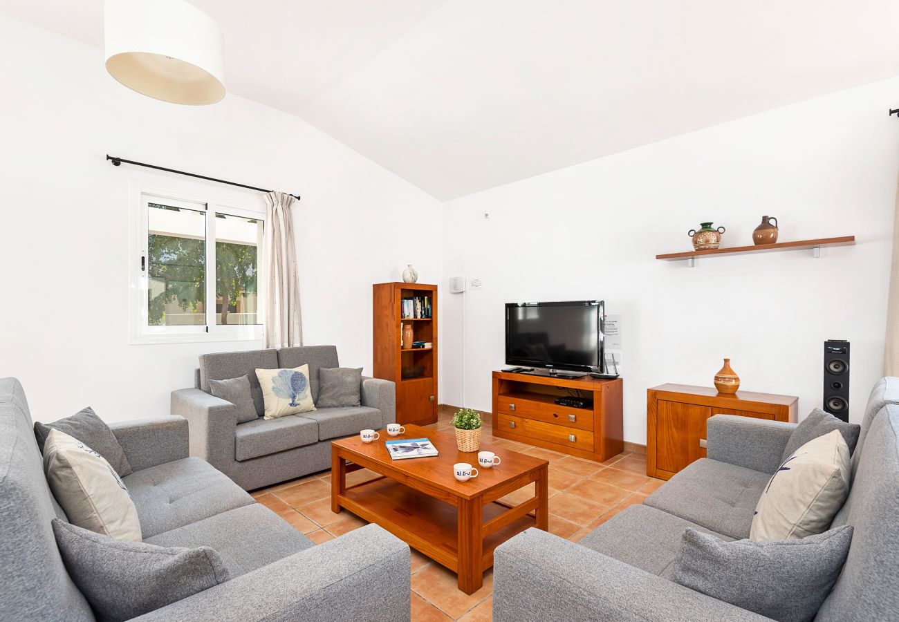 Villa in Cala´n Bosch - VILLA RAQUEL 