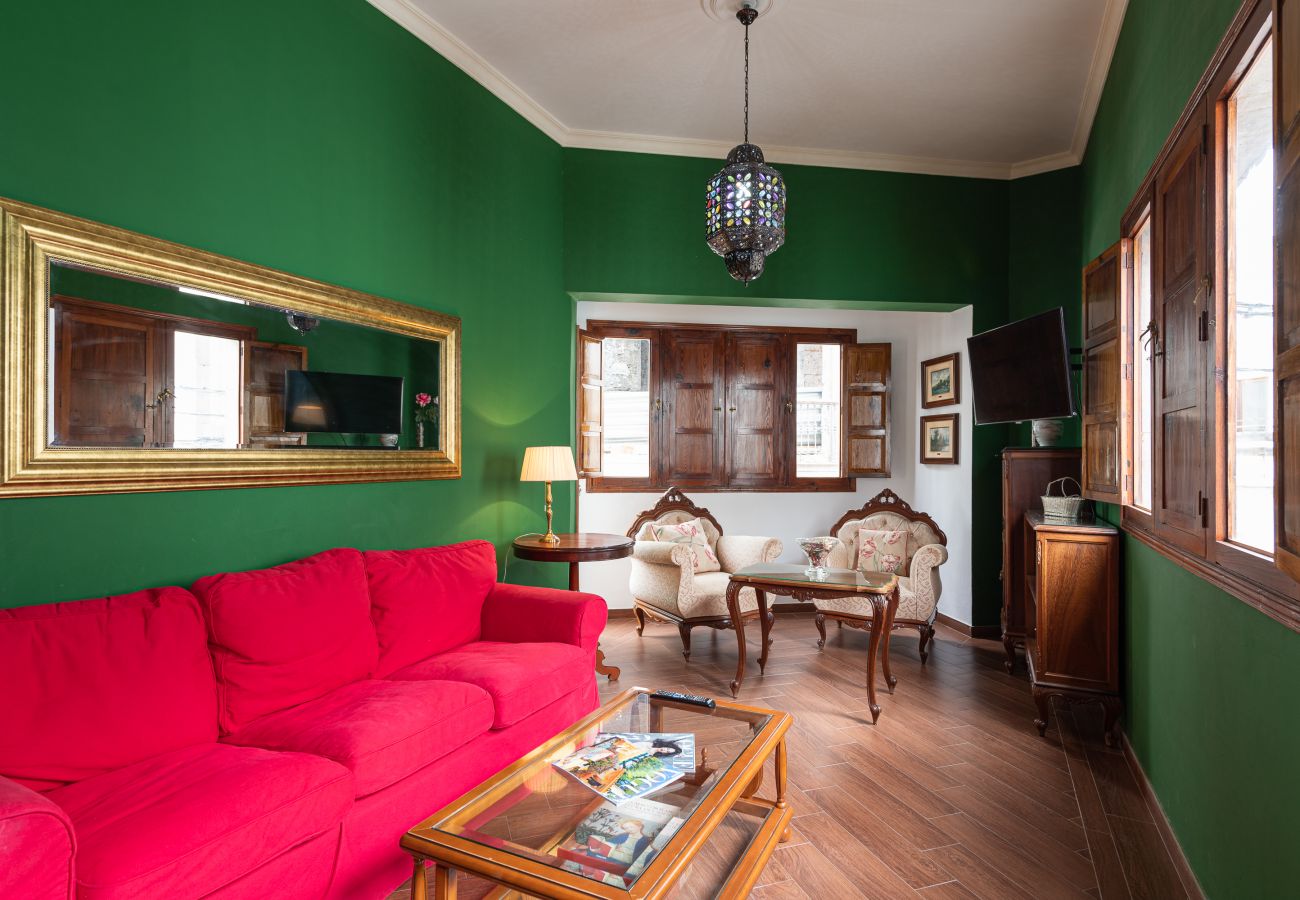 Ferienwohnung in Arucas - HomeForGuest NEW Duplex mit Dachterrasse neben der Kathedrale von Arucas