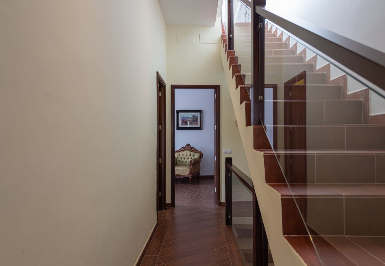 Ferienwohnung in Arucas - HomeForGuest NEW Duplex mit Dachterrasse neben der Kathedrale von Arucas
