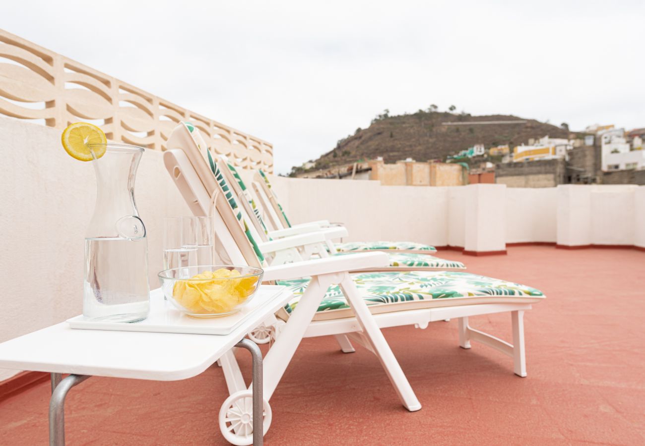 Ferienwohnung in Arucas - HomeForGuest NEW Duplex mit Dachterrasse neben der Kathedrale von Arucas