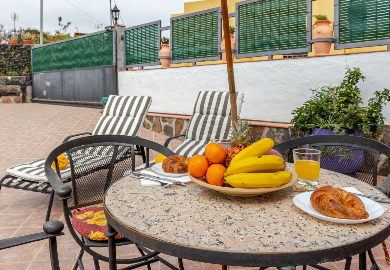 Ferienhaus in Moya - Mari House With Jacuzzi and BBQ by CanariasGetaway