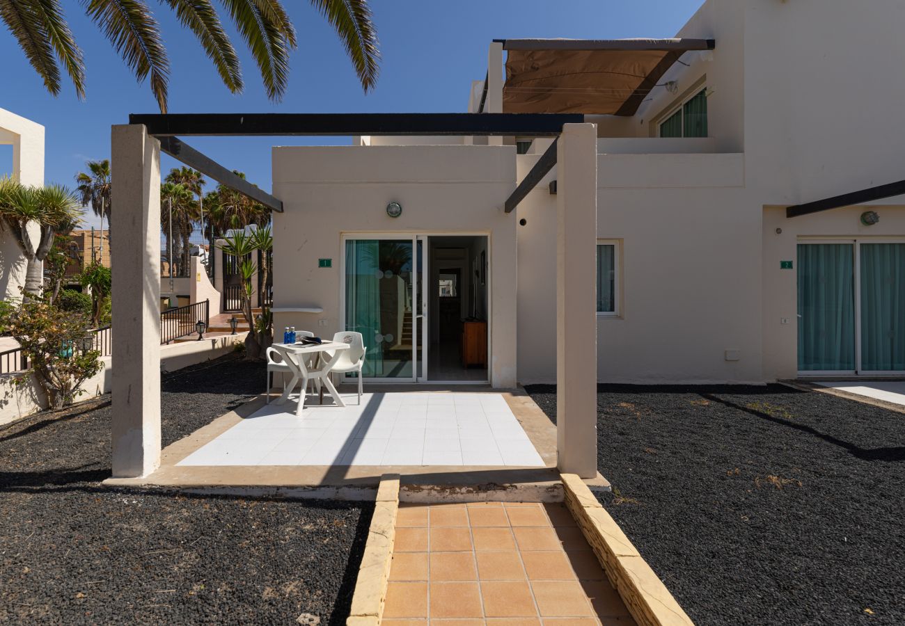 Ferienwohnung in Corralejo - Apartment with terrace, swimming pool in Corralejo - Home For Guest
