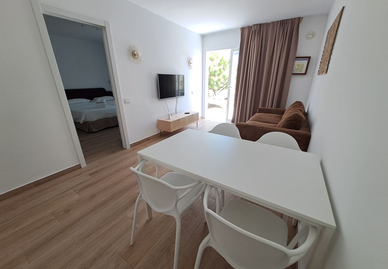 Ferienwohnung in Corralejo - Apartment with terrace, swimming pool in Corralejo - Home For Guest