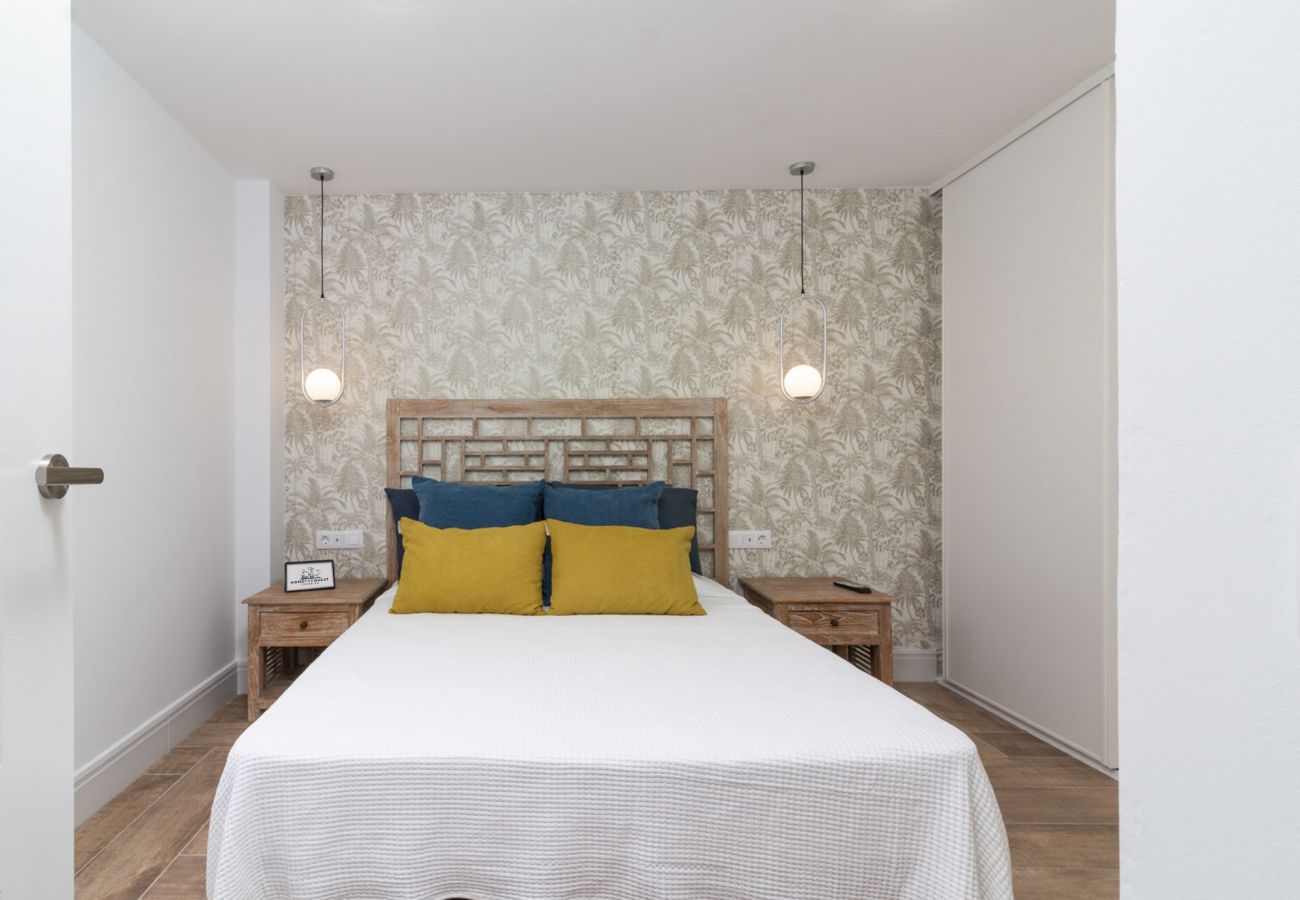 Ferienwohnung in Los Cristianos - HomeForGuest Penthouse Cecilia mit Terrasse und Meerblick in Los Cristianos