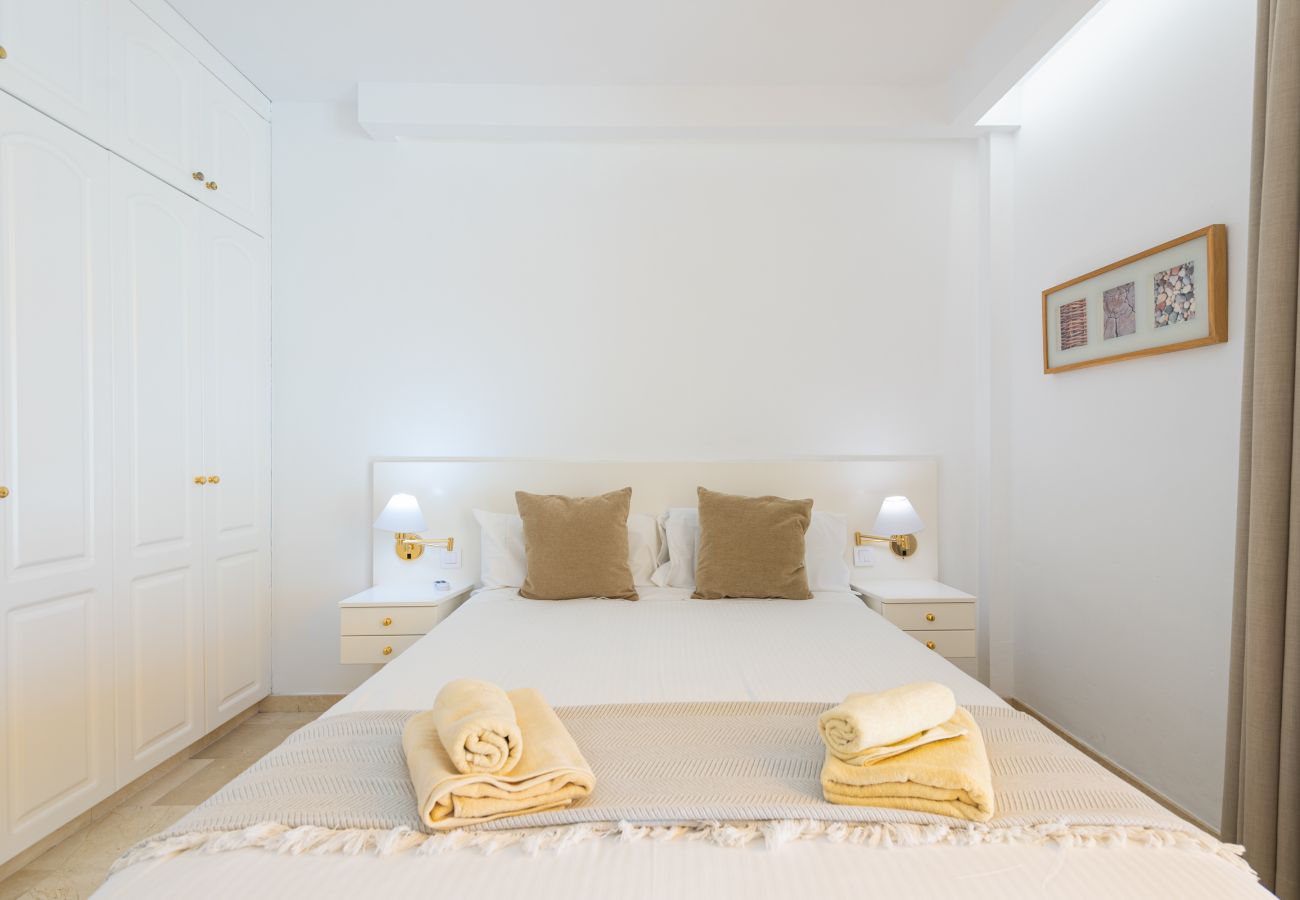 Ferienhaus in Mogán - Blue Sea I - 1st line beach with private terrace