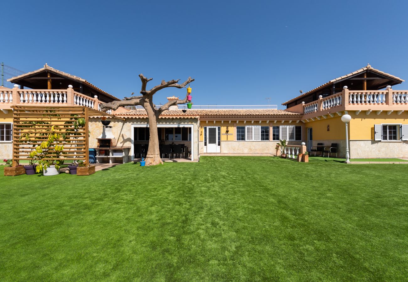 Chalet in San Bartolomé de Tirajana - Casa Adara, private heated pool