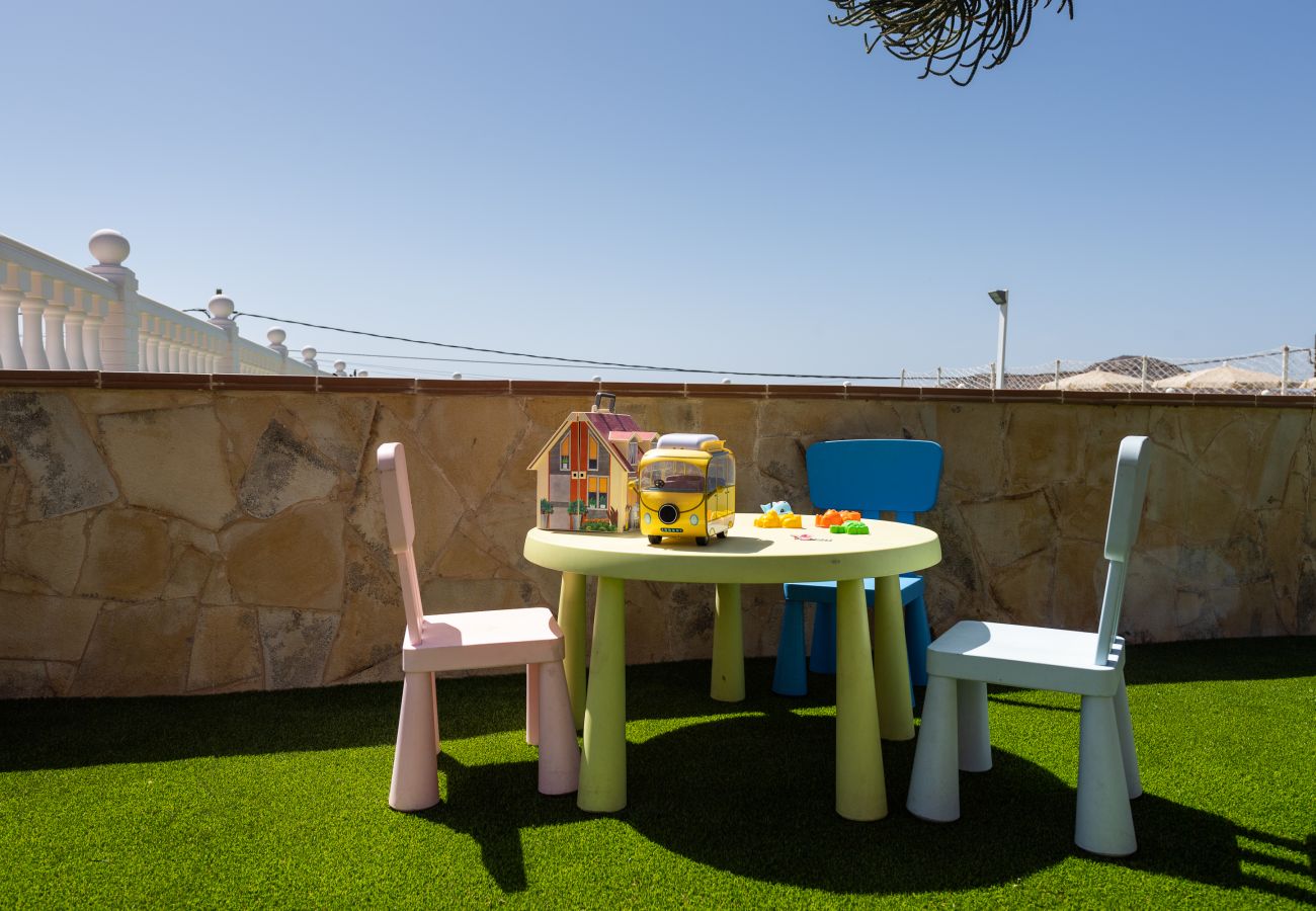 Chalet in San Bartolomé de Tirajana - Casa Adara, private heated pool