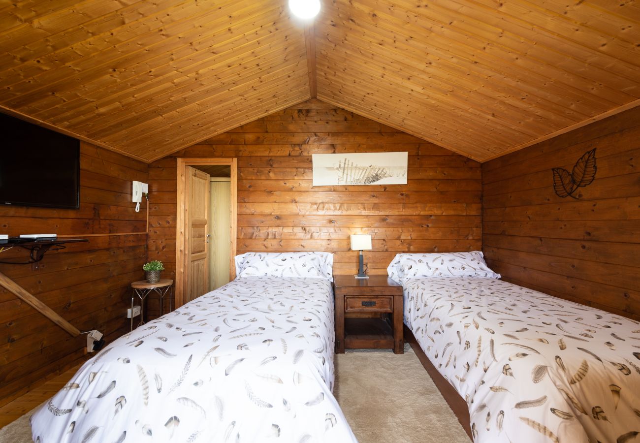 Chalet in San Bartolomé de Tirajana - Casa Adara, private heated pool