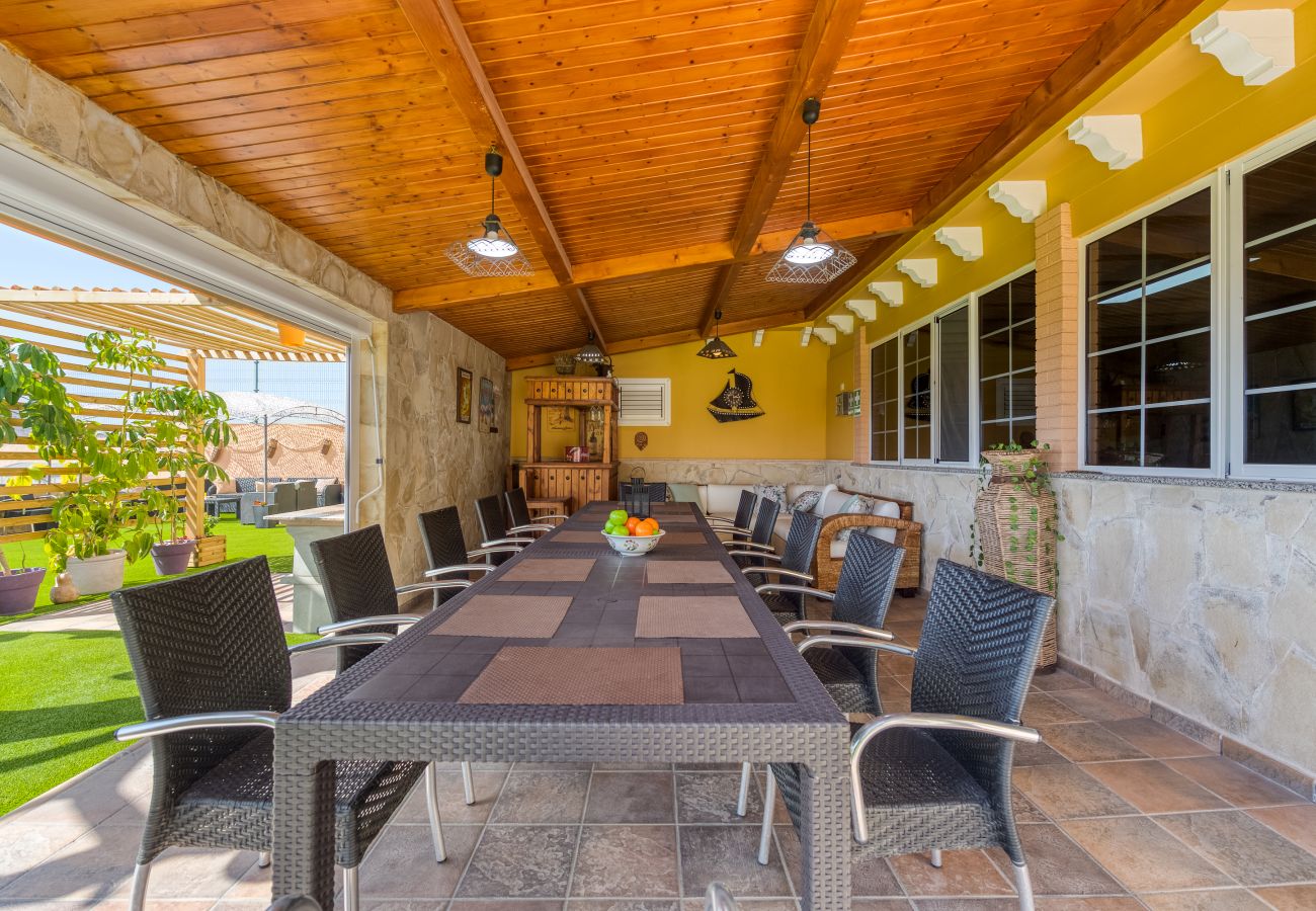 Chalet in San Bartolomé de Tirajana - Casa Adara, private heated pool