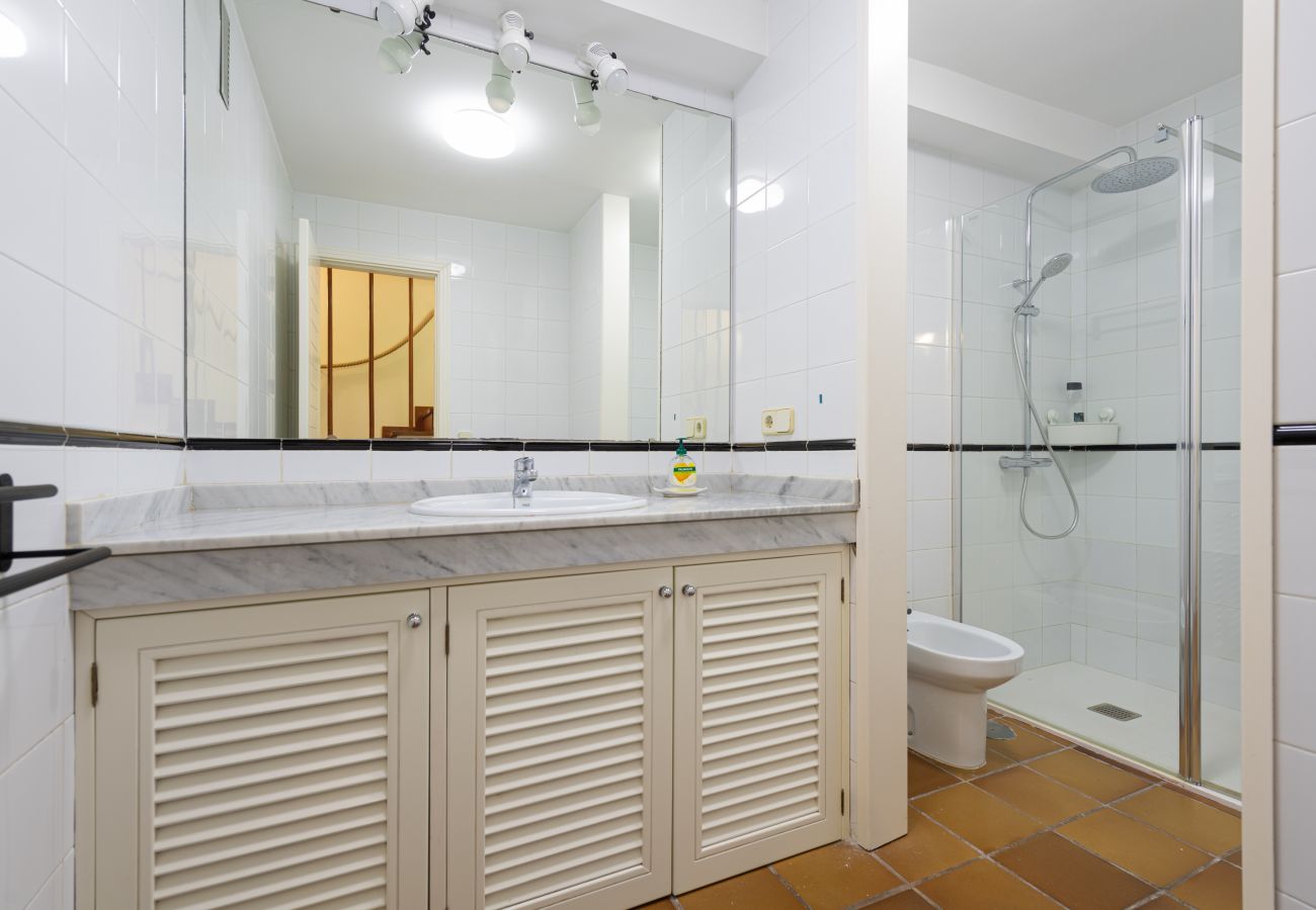 Ferienhaus in San Bartolomé de Tirajana - Tropical House with pool an beach walking distance