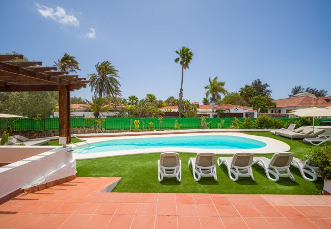 Chalet in San Bartolomé de Tirajana - Casa Gran Canaria – Privater beheizter Pool, Spielzimmer und Spielplatz
