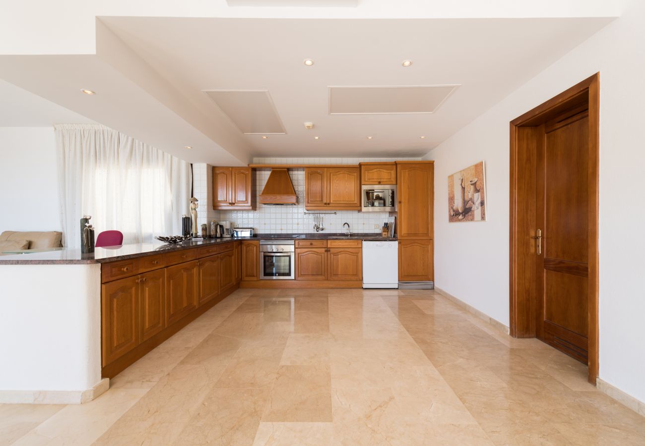 Chalet in Mogán - Private heated pool in quiet surroundings and sea views at the golf course