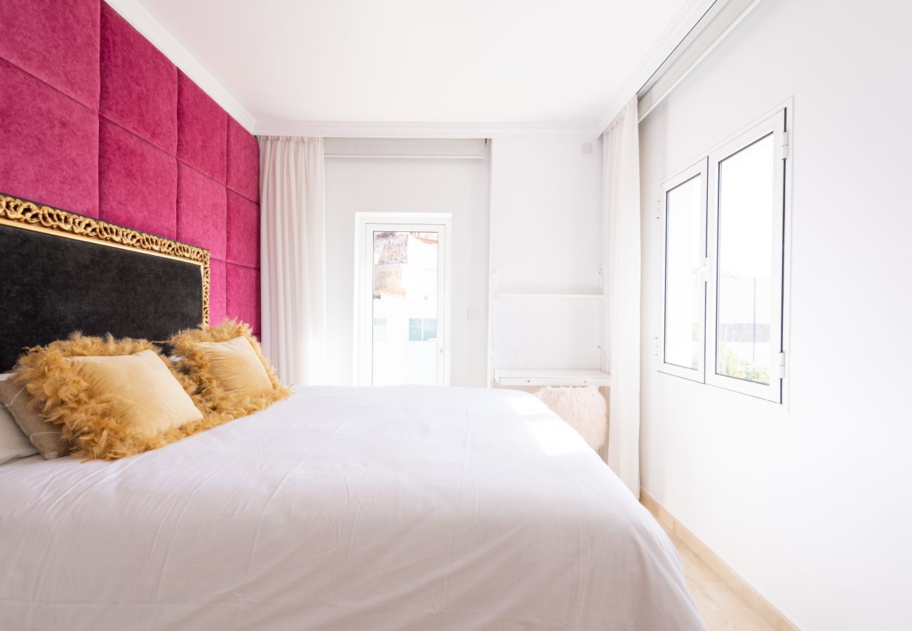 Ferienhaus in Maspalomas - Pool, jacuzzi, games and steps from the beach