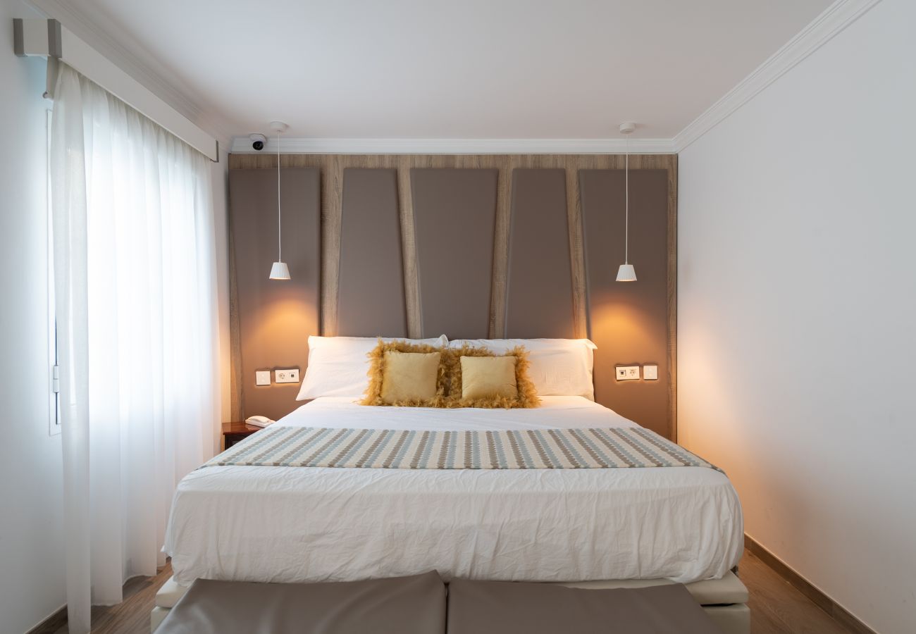 Ferienhaus in Maspalomas - Pool, jacuzzi, games and steps from the beach